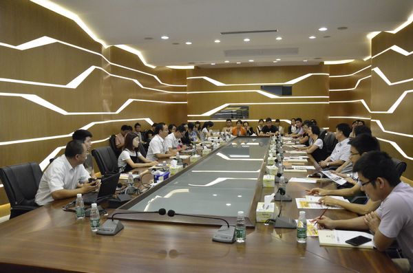 南海区各镇街总商会秘书一行光临我司参观领导