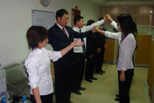 伸出Z6人生就是博双手，迎接2008年度员工联欢会