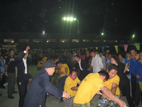 悒悒不乐庆国庆，五彩缤纷展风采