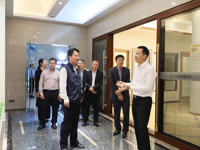 南海区当局辅导一行光临Z6人生就是博集团调研调查（二）